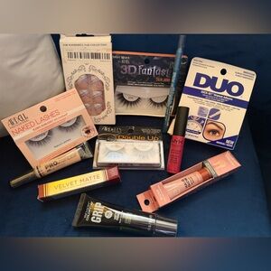 NYX Velvet Matte Lipstick - Bold Red